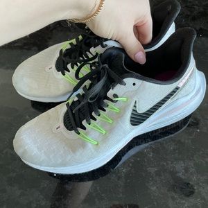 NIKE GREY AND PINK SNEAKERS